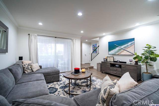 9506 Via Venezia, Burbank, CA 91504