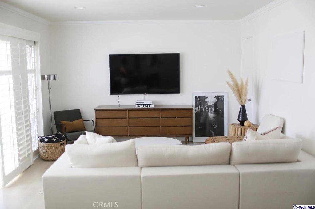 North Hollywood, CA 91606,6000 Coldwater Canyon AVE #12