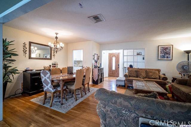 Winnetka, CA 91306,7006 Oso AVE