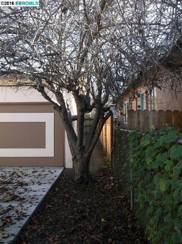 Berkeley, CA 94706,1209 SANTA FE AVE