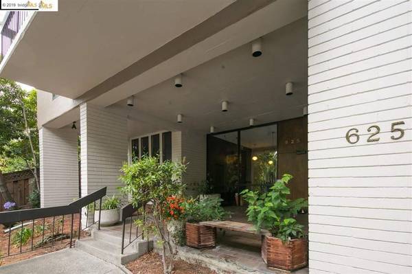 625 El Dorado Ave #206, Oakland, CA 94611