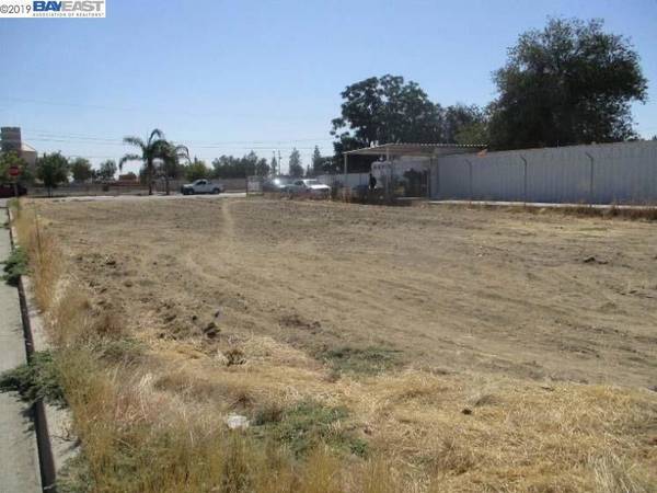 713 10Th St, Wasco, CA 93280