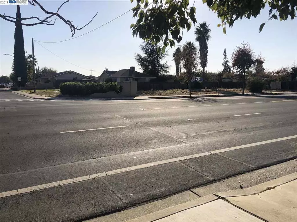 Manteca, CA 95336,1087 Hacienda Ave