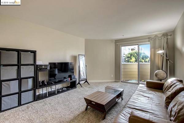 Emeryville, CA 94608,6400 Christie Ave #3222