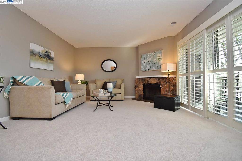 Hayward, CA 94546,21100 Gary Dr #111