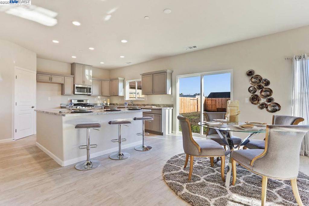 Stockton, CA 95206,1715 Old Oak Dr