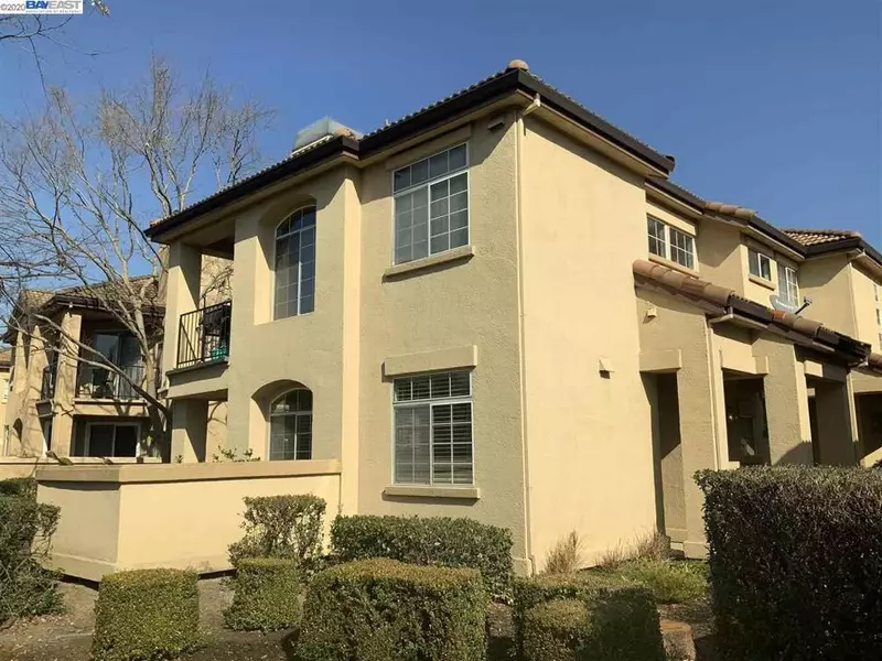 7672 Tuscany Dr, Dublin, CA 94568