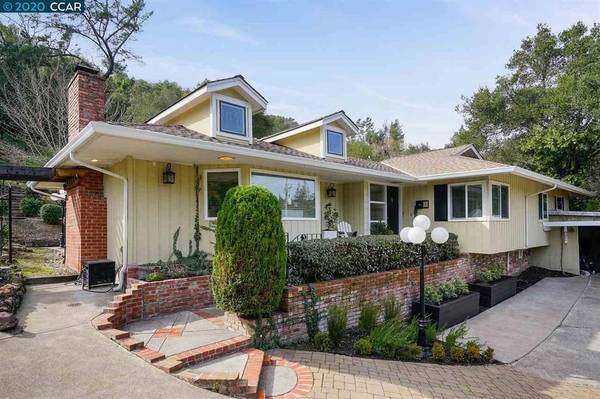 17 Sleepy Hollow Ln, Orinda, CA 94563