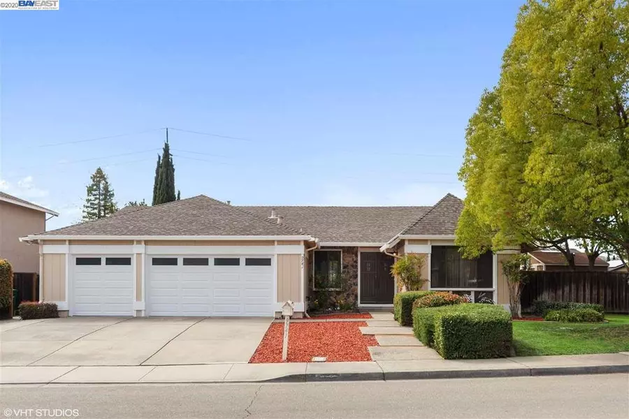 9741 Thunderbird Dr., San Ramon, CA 94583