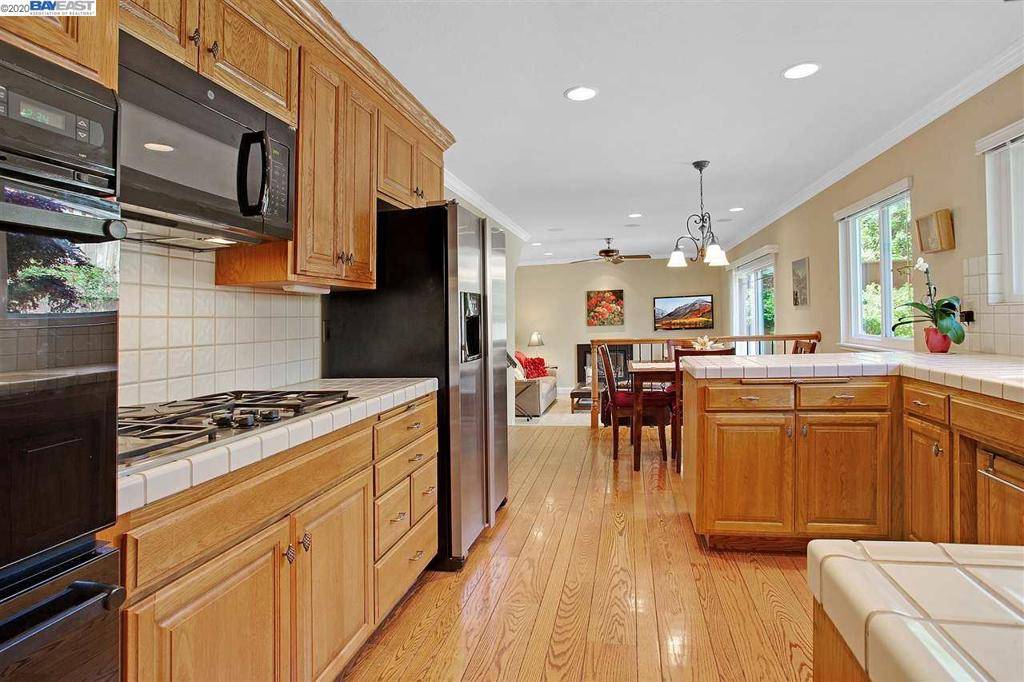 Castro Valley, CA 94546,4808 Shauna Ct