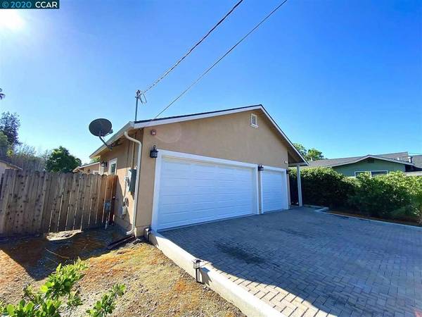 Martinez, CA 94553-2119,14 Goree Court