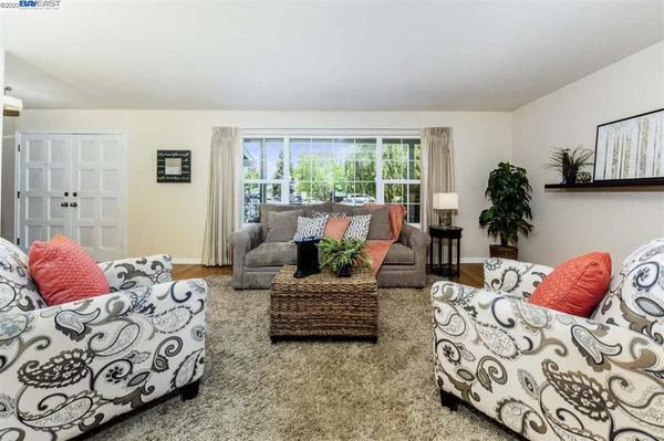 Pleasanton, CA 94588,3506 S Glacier