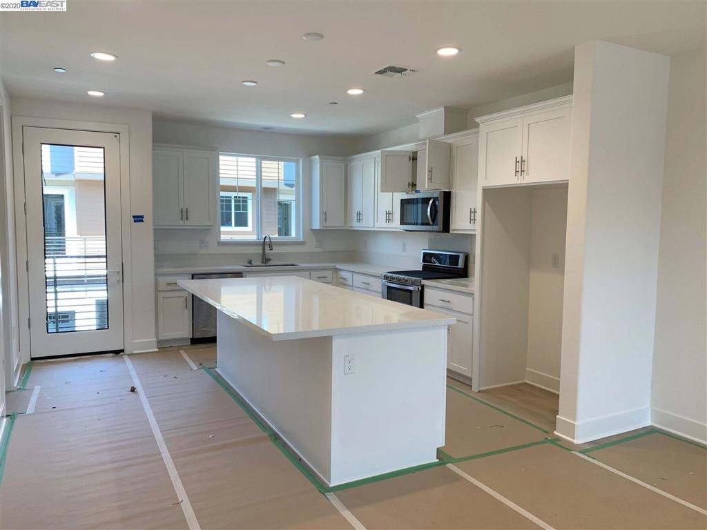 Castro Valley, CA 94546,2725 Delaney Court