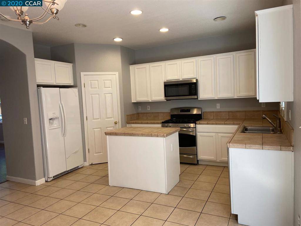 Stockton, CA 95204,1552 Fog Bank Dr