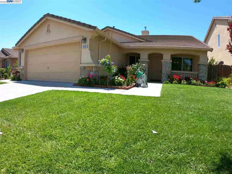 715 Bobcat Ln, Manteca, CA 95336