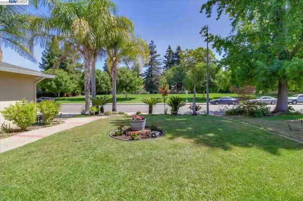 Pleasanton, CA 94566-0000,2420 Tanager Drive