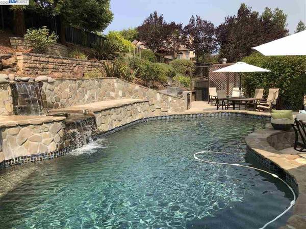 7772 Barn Hollow Ct, Dublin, CA 94568