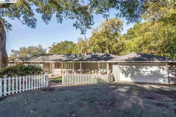 Orinda, CA 94563,253 Manzanita Dr