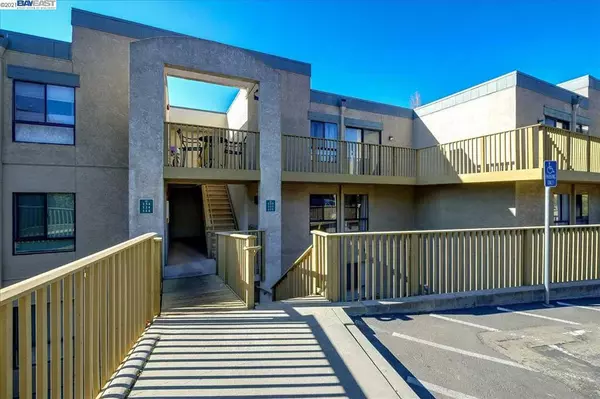 2505 Miramar Ave #123, Castro Valley, CA 94546