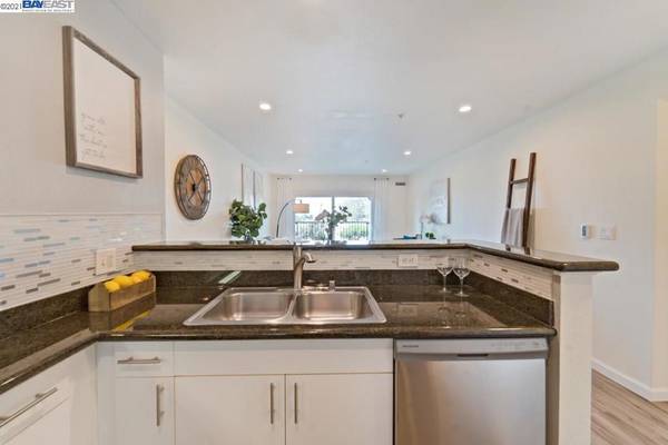 San Francisco, CA 94132,8200 Oceanview Ter #104