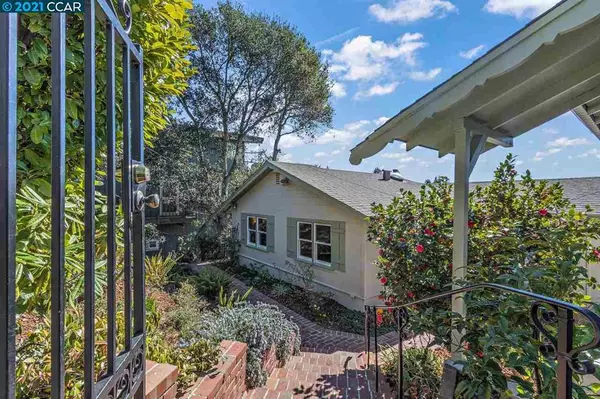 39 Camelford Place, Oakland, CA 94611