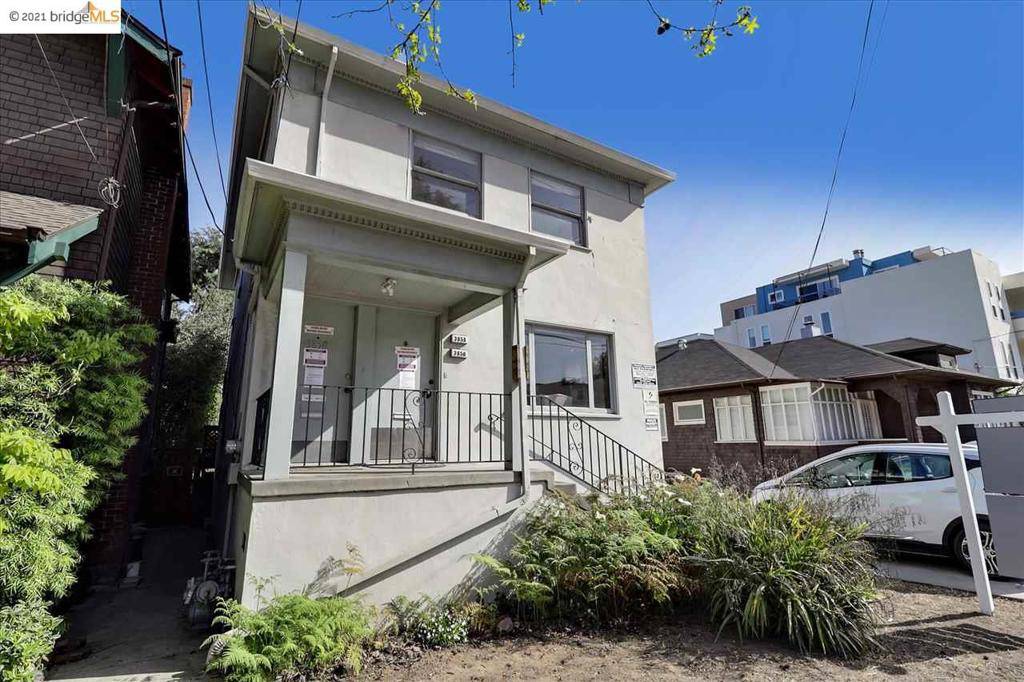 3856 Howe St, Oakland, CA 94611