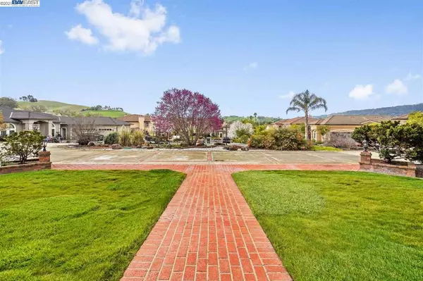 Pleasanton, CA 94566,5658 Sunset Creek Ct