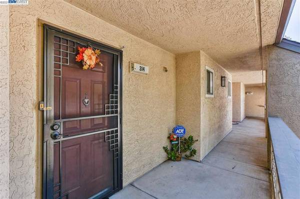 Hayward, CA 94544,29588 Vanderbilt #314