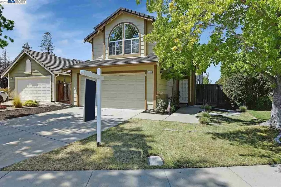 3143 Half Dome Dr, Pleasanton, CA 94566