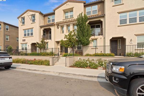 1310 Windswept Cmn #3, Livermore, CA 94550