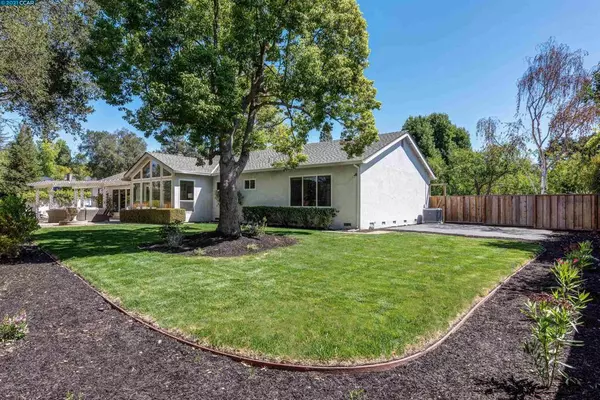 Moraga, CA 94556,60 San Pablo Ct