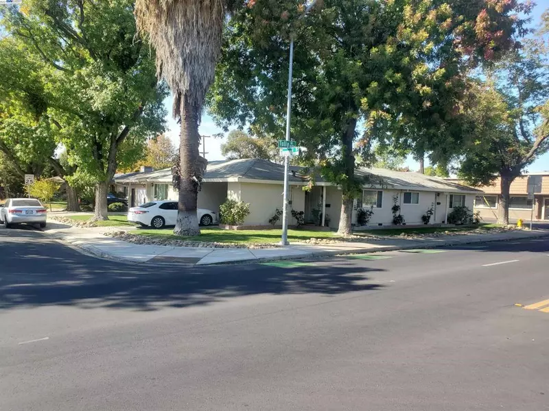 1301 Glenwood Dr, Modesto, CA 95350