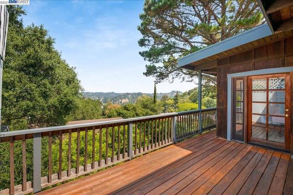 8 Patricia Rd, Orinda, CA 94563