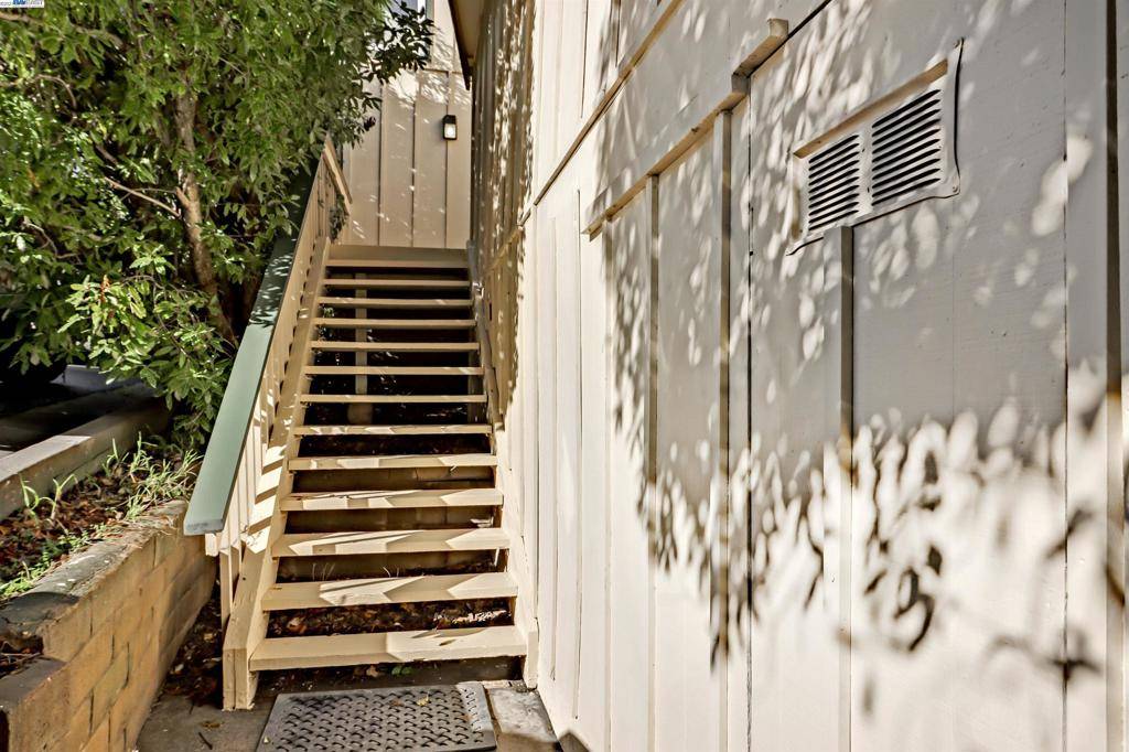 Richmond, CA 94803,16 Mary Ln