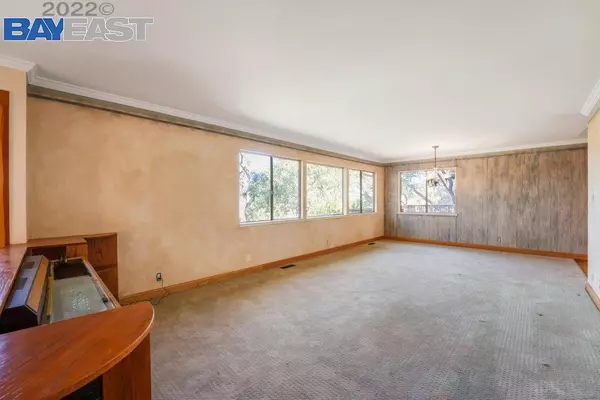 San Rafael, CA 94901,36 Rustic Way