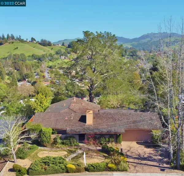 Orinda, CA 94563,7 Westover Ct