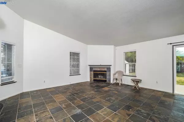 Sacramento, CA 95828,8642 Hampton Hill Ct