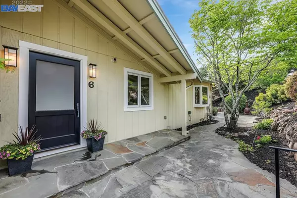 Orinda, CA 94563,6 Cedar Ln