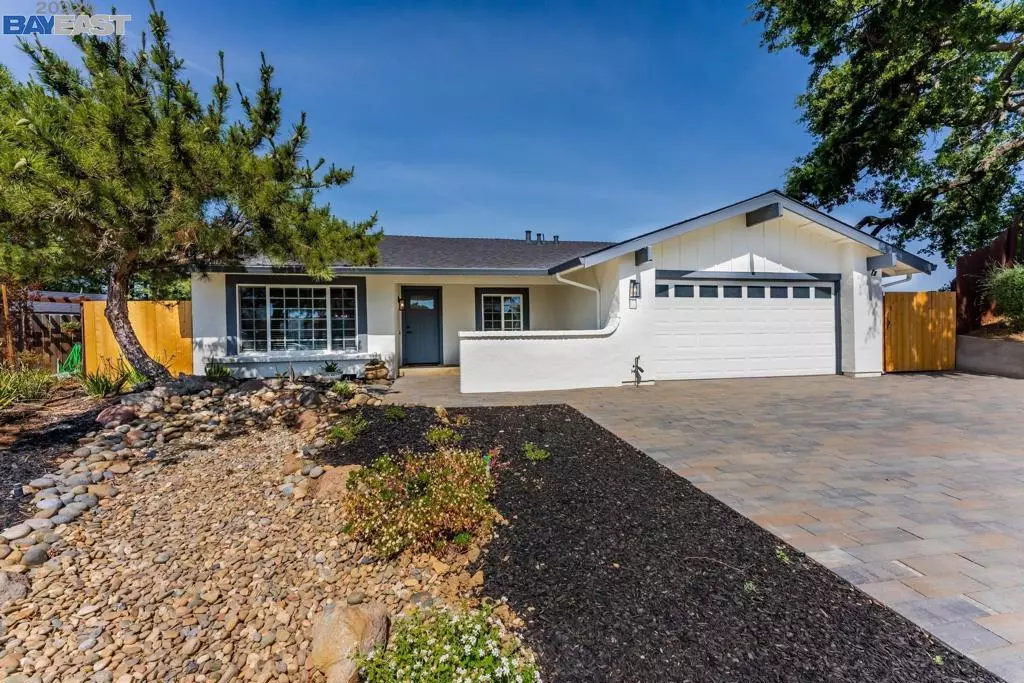 Martinez, CA 94553,909 Meadowvale Cir