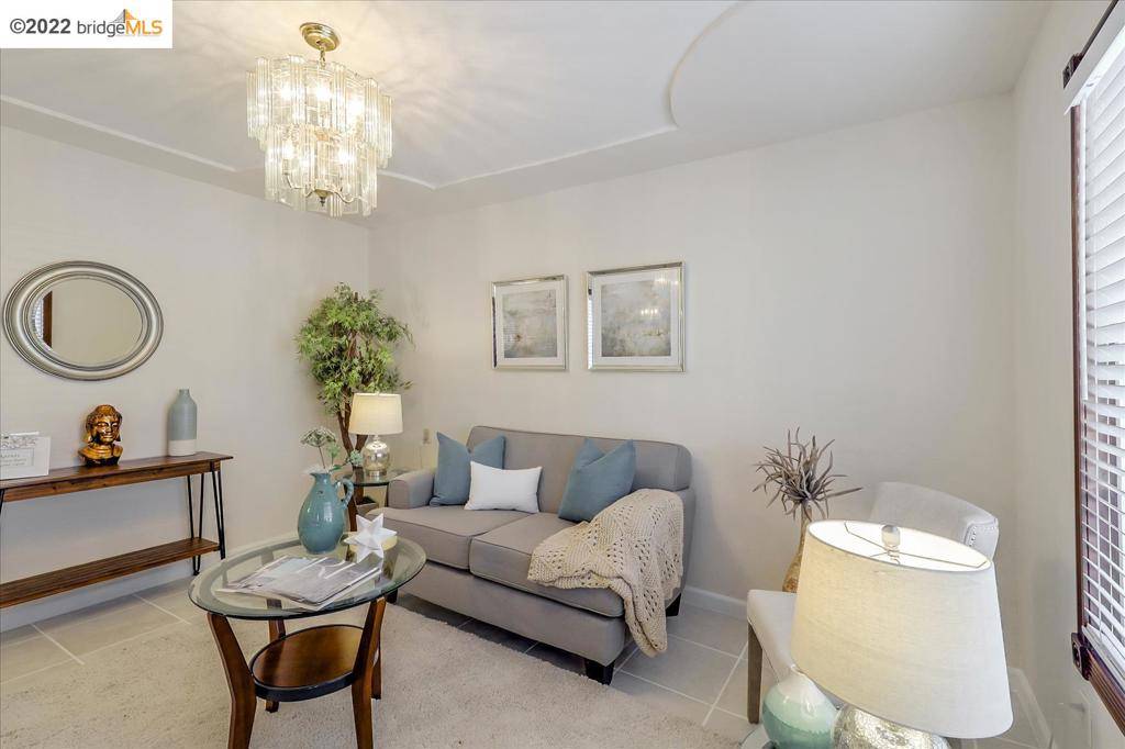 5545 Harvey Ave, Oakland, CA 94621-4339