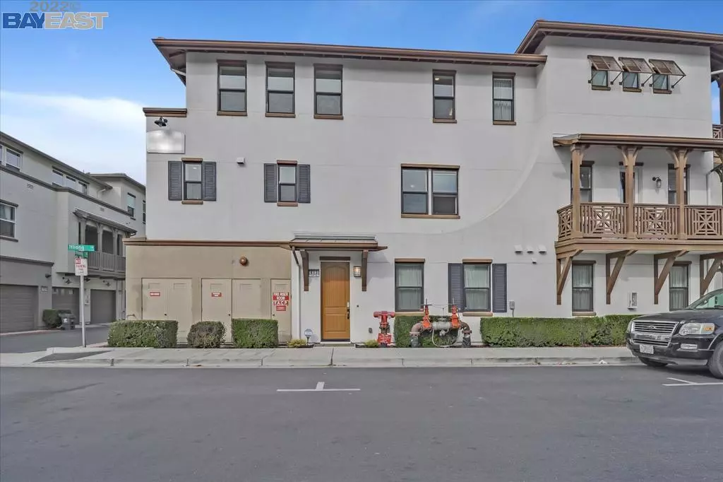 Alameda, CA 94501,413 Itliong Ln