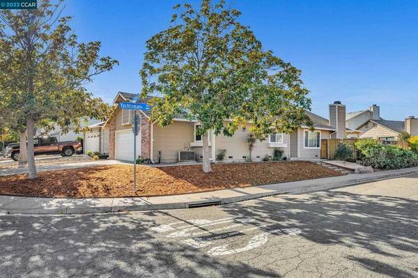 Vallejo, CA 94591,215 Flying cloud ct