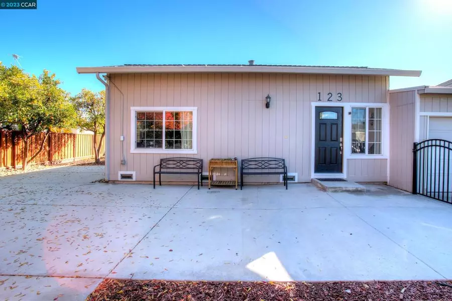 123 Francisco Villa Dr, Oakley, CA 94561