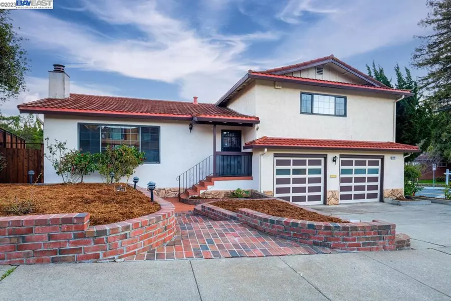 2701 Stanton Heights Ct, Castro Valley, CA 94546