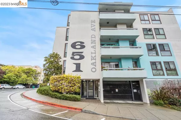 Oakland, CA 94611,651 Oakland Ave #2E