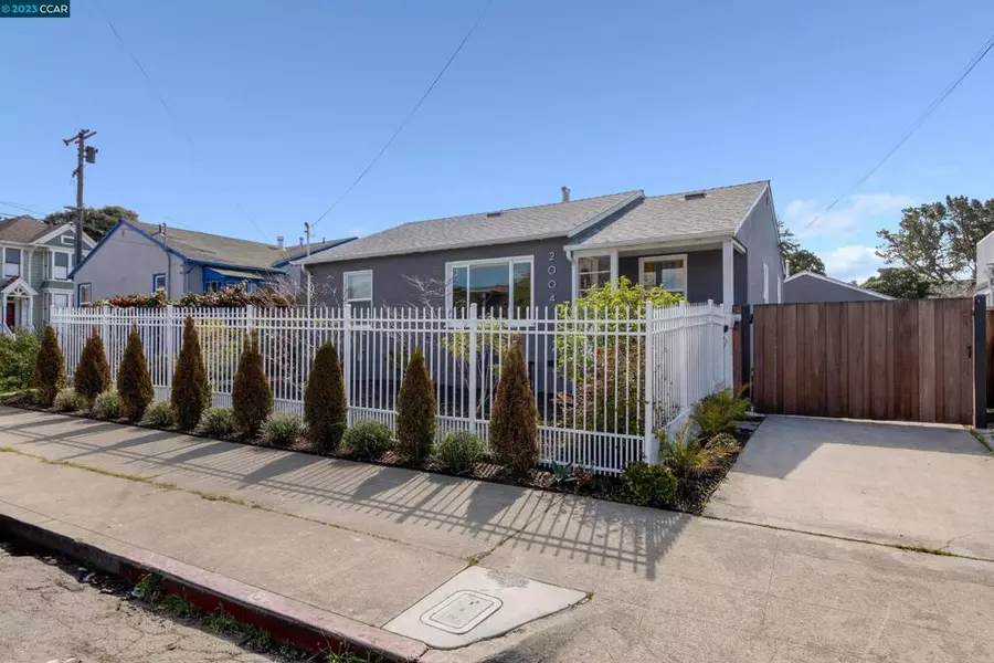 2004 Russell St, Berkeley, CA 94703