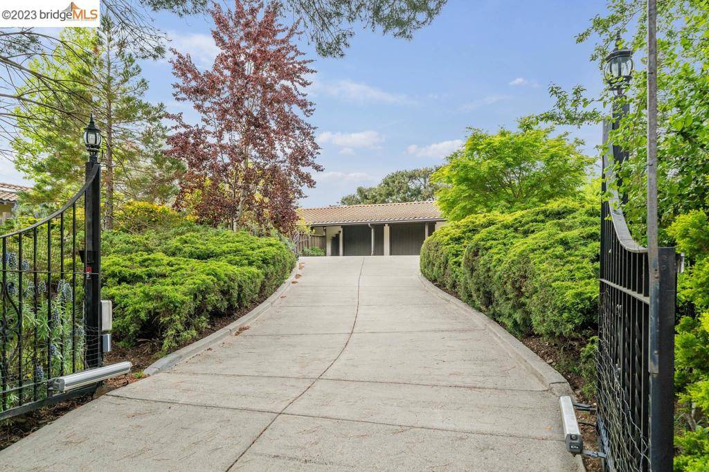 7515 Hansom, Oakland, CA 94605