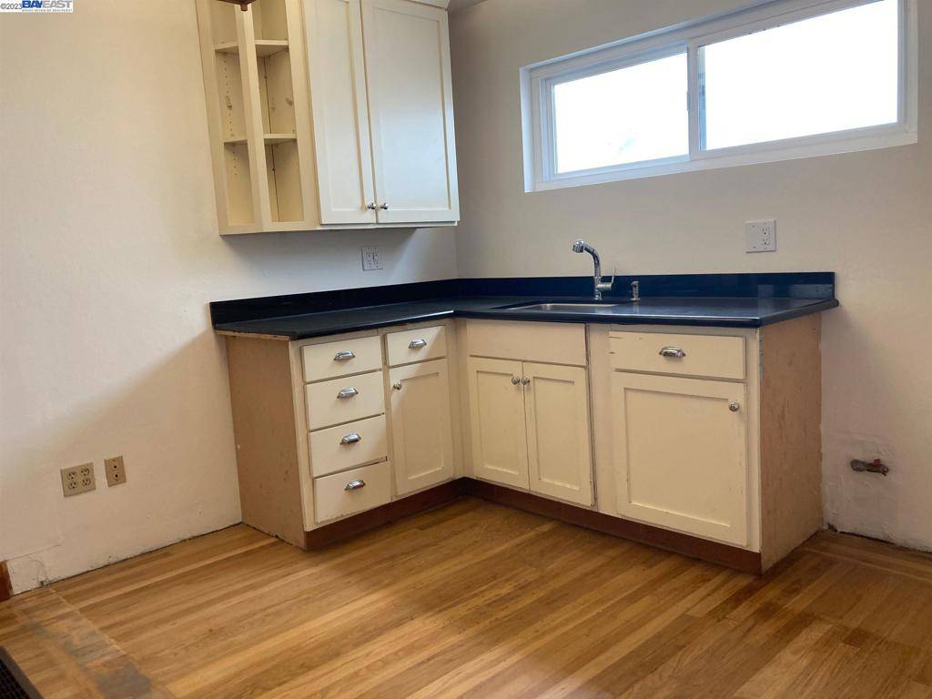 Albany, CA 94706,904 Masonic Avenue