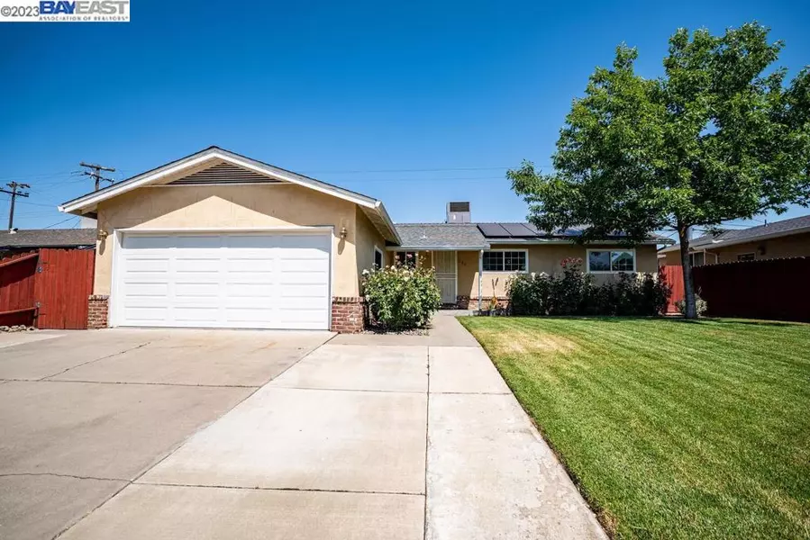 720 Poplar Ave, Manteca, CA 95336