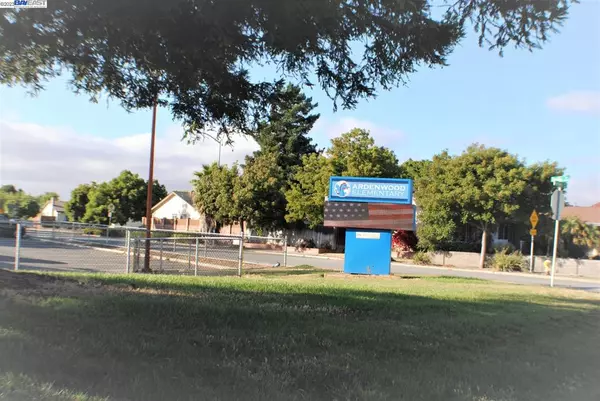 Fremont, CA 94555,4607 Amiens Ave